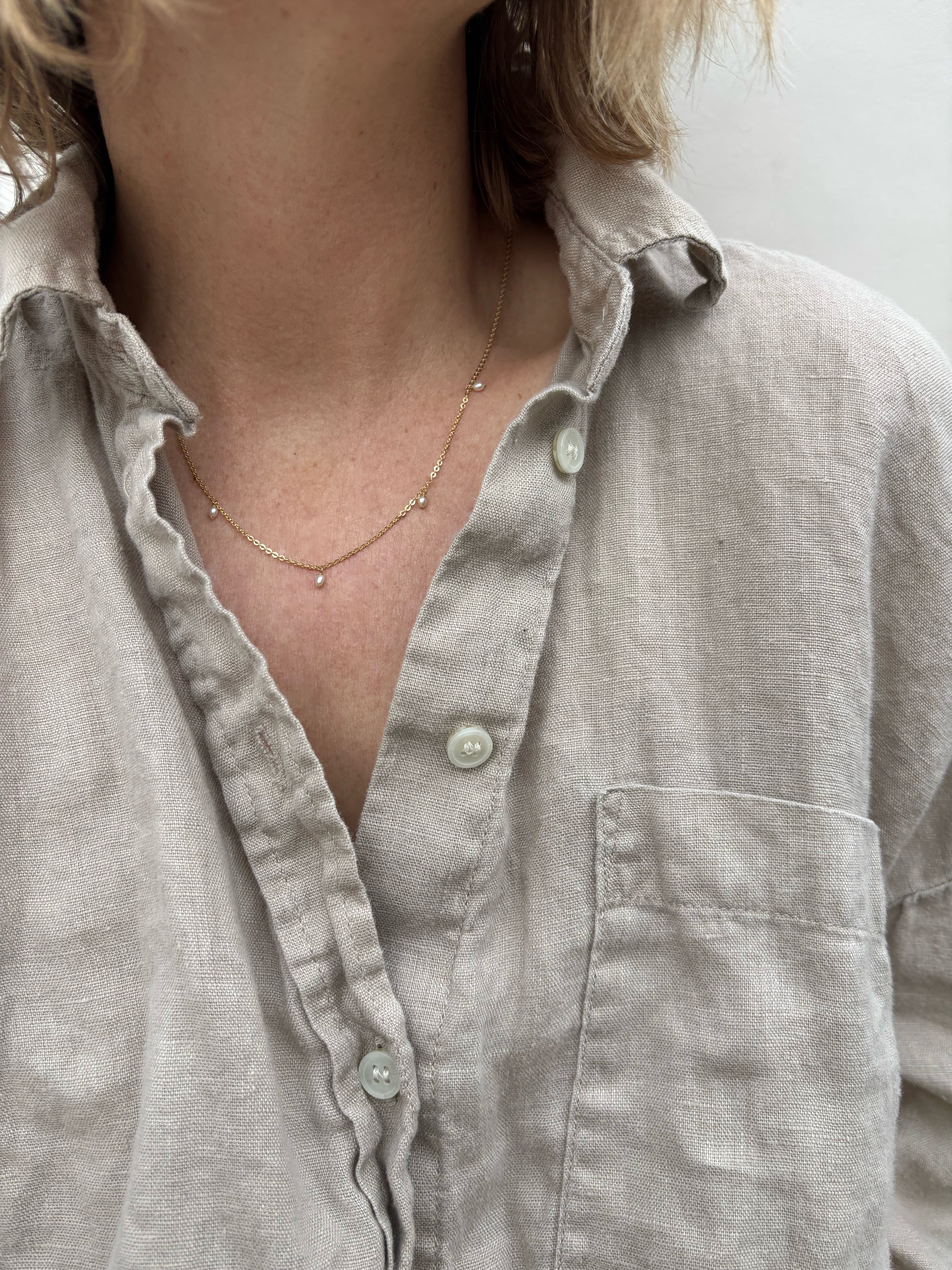 The Whisper Pearl Raindrop Necklace - Fog