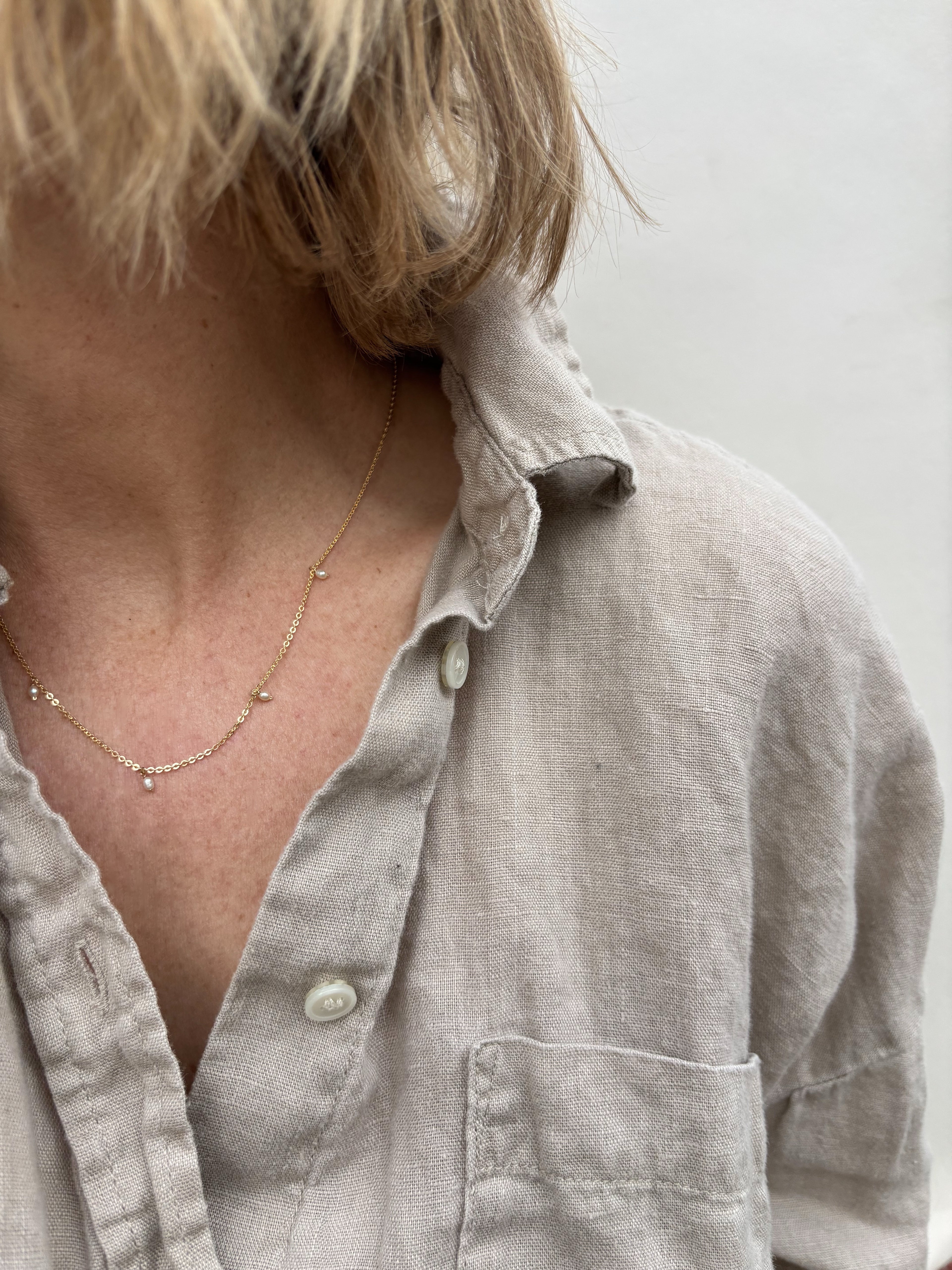 The Whisper Pearl Raindrop Necklace - Fog