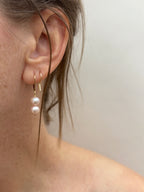 The Duet Pearl Earrings – Blush (Medium)