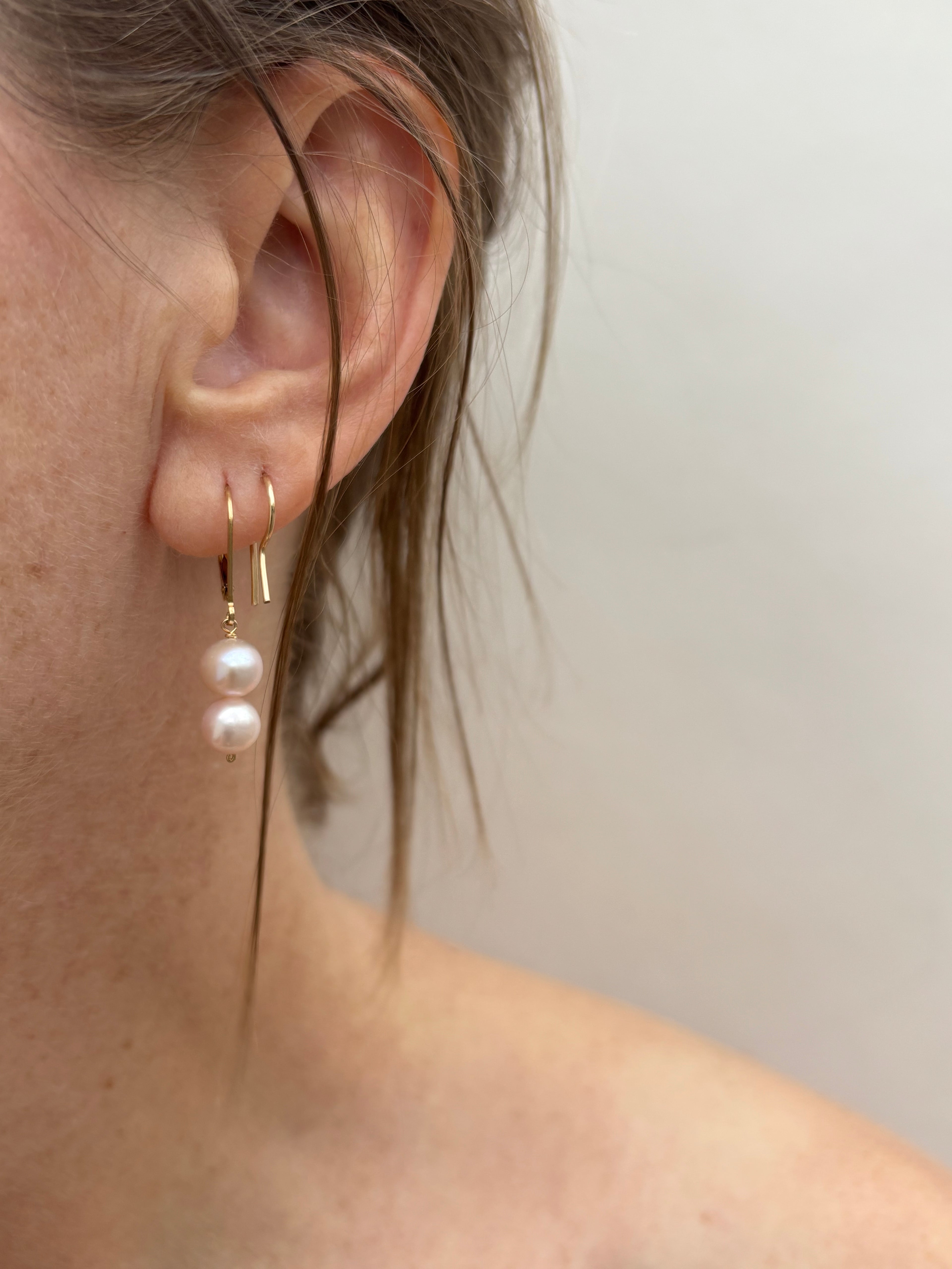 The Duet Pearl Earrings – Blush (Medium)