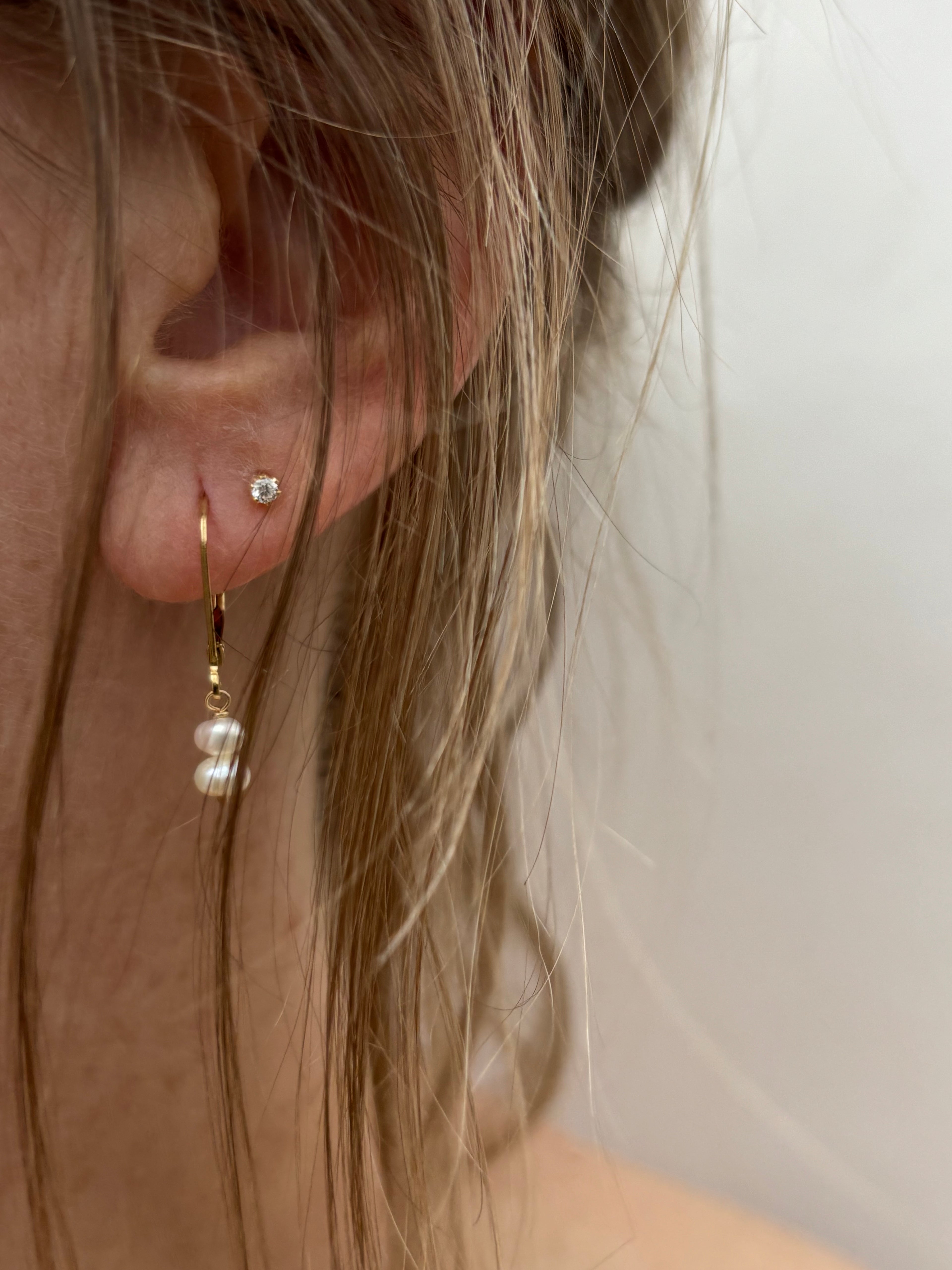 The Duet Pearl Earrings – White (Extra Small)