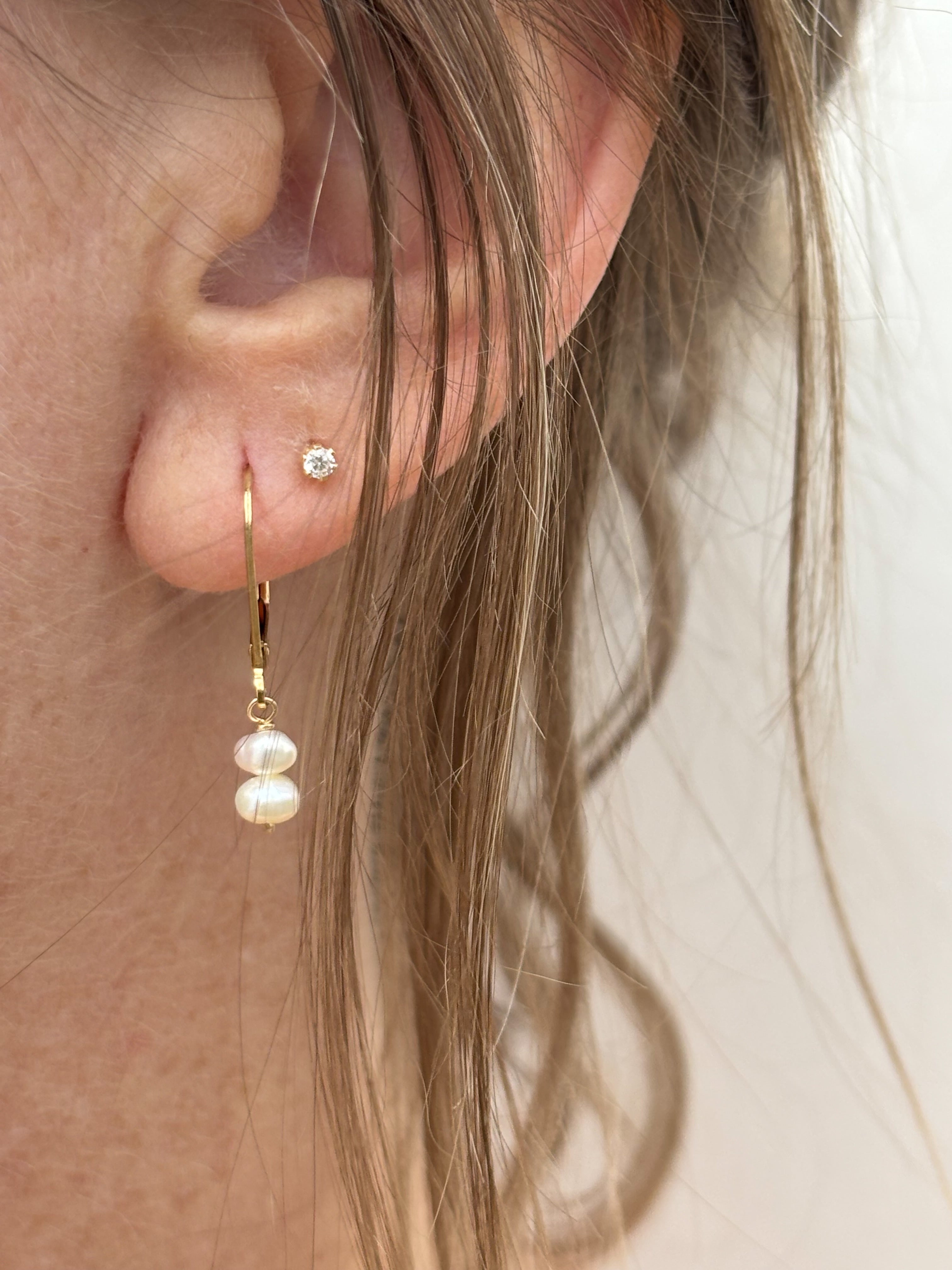 The Duet Pearl Earrings – White (Extra Small)